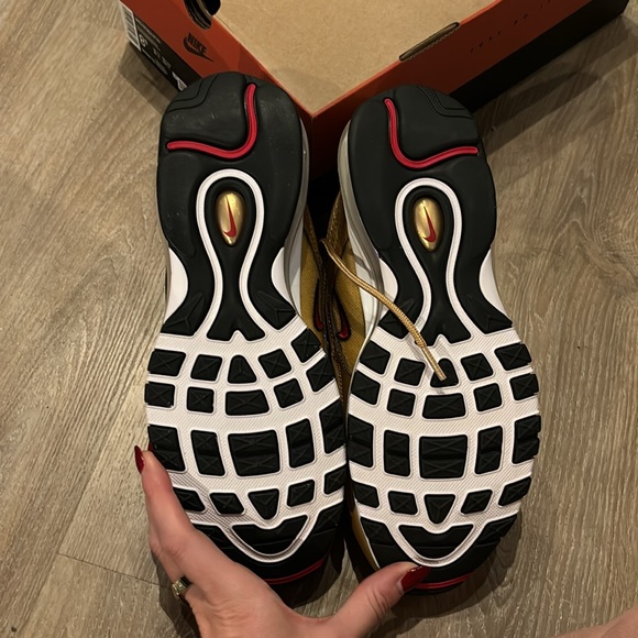 Nike Air Max 97 OG Metallic Gold - Picture 2 of 5